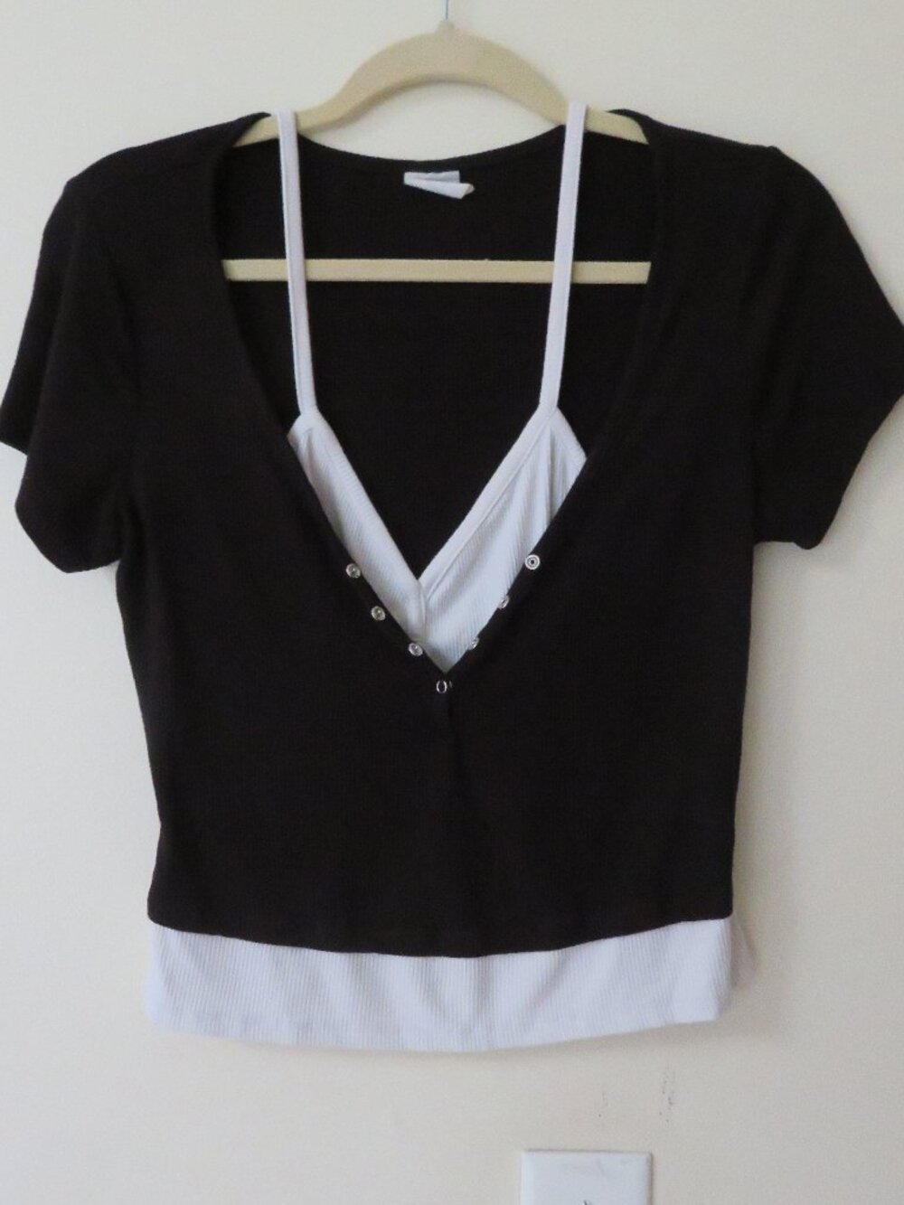 Vintage Y2k No Boundaries Black White Layered Tshirt size Medium 8-10